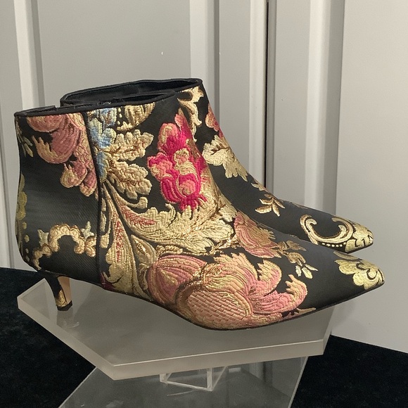 COMFORTVIEW Women’s The Meredith Bootie Floral Embroidered Ankle Boots 10W - Picture 2 of 15